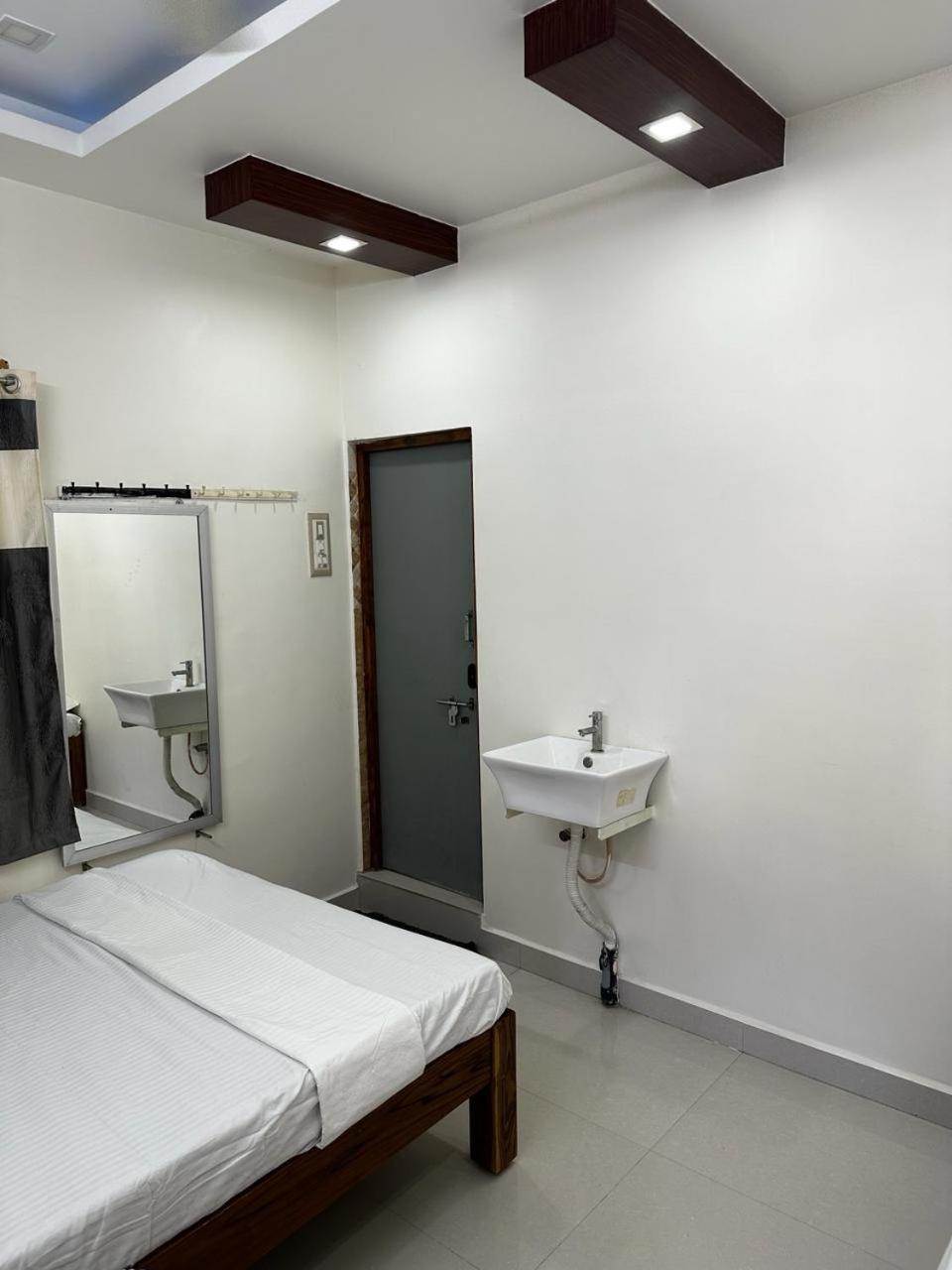 Temple View Home Stay Tiruvannāmalai Buitenkant foto